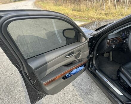 Черный БМВ 3 Серия, объемом двигателя 3 л и пробегом 290 тыс. км за 14000 $, фото 13 на Automoto.ua