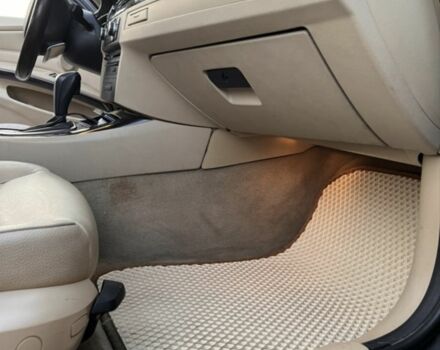 Чорний БМВ 3 Серія, об'ємом двигуна 3 л та пробігом 225 тис. км за 13600 $, фото 13 на Automoto.ua