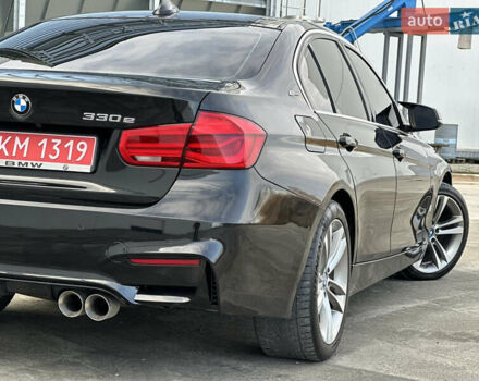 Чорний БМВ 3 Серія, об'ємом двигуна 2 л та пробігом 220 тис. км за 18999 $, фото 12 на Automoto.ua