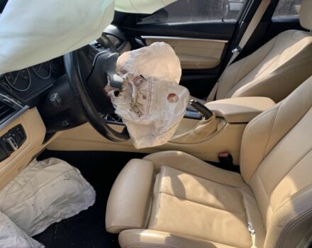 Черный БМВ 3 Серия, объемом двигателя 2 л и пробегом 104 тыс. км за 12000 $, фото 5 на Automoto.ua