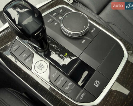 Чорний БМВ 3 Серія, об'ємом двигуна 2 л та пробігом 43 тис. км за 28990 $, фото 19 на Automoto.ua
