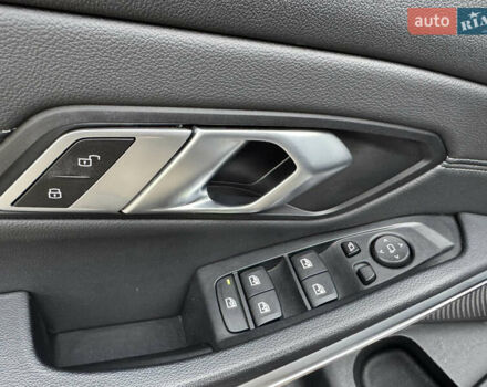 Чорний БМВ 3 Серія, об'ємом двигуна 2 л та пробігом 166 тис. км за 28900 $, фото 41 на Automoto.ua