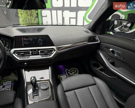 Чорний БМВ 3 Серія, об'ємом двигуна 2 л та пробігом 43 тис. км за 28990 $, фото 23 на Automoto.ua