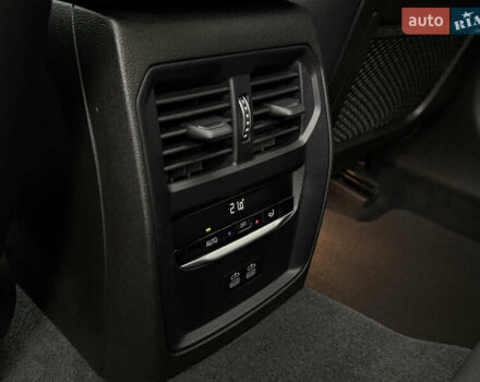 Чорний БМВ 3 Серія, об'ємом двигуна 2 л та пробігом 43 тис. км за 28990 $, фото 29 на Automoto.ua