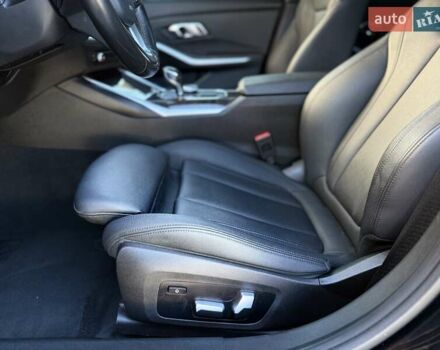 БМВ 3 Серия 2021 в Львове на Automoto.ua Черный БМВ 3 Серия, объемом двигателя 2 л и пробегом 79 тыс. км за 26900 $, фото 65 на Automoto.ua