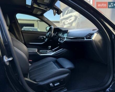 БМВ 3 Серия 2021 в Львове на Automoto.ua Черный БМВ 3 Серия, объемом двигателя 2 л и пробегом 79 тыс. км за 26900 $, фото 67 на Automoto.ua