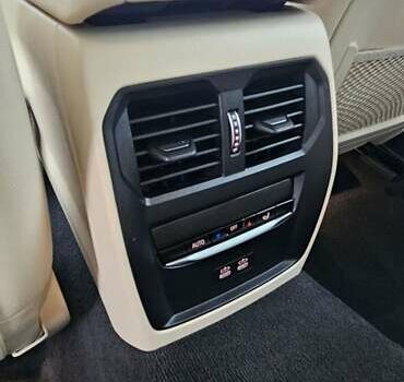 Чорний БМВ 3 Серія, об'ємом двигуна 2 л та пробігом 41 тис. км за 28999 $, фото 50 на Automoto.ua