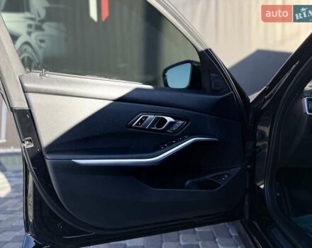 БМВ 3 Серия 2021 в Львове на Automoto.ua Черный БМВ 3 Серия, объемом двигателя 2 л и пробегом 79 тыс. км за 26900 $, фото 35 на Automoto.ua