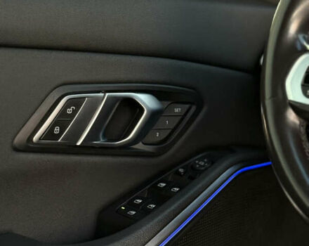 БМВ 3 Серия 2021 в Львове на Automoto.ua Черный БМВ 3 Серия, объемом двигателя 3 л и пробегом 105 тыс. км за 40000 $, фото 17 на Automoto.ua