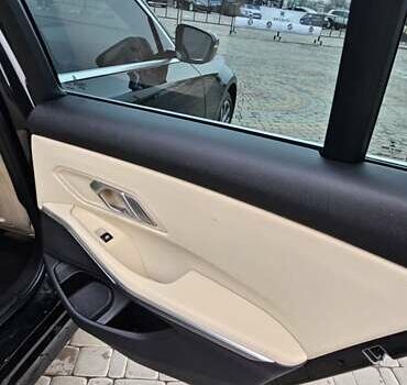 Чорний БМВ 3 Серія, об'ємом двигуна 2 л та пробігом 41 тис. км за 28999 $, фото 48 на Automoto.ua