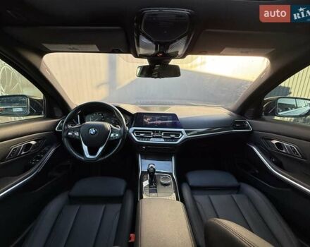 БМВ 3 Серия 2021 в Львове на Automoto.ua Черный БМВ 3 Серия, объемом двигателя 2 л и пробегом 79 тыс. км за 26900 $, фото 111 на Automoto.ua