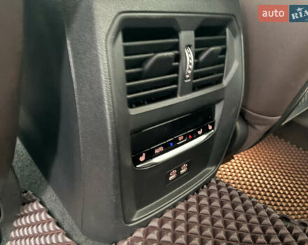 Чорний БМВ 3 Серія, об'ємом двигуна 2 л та пробігом 28 тис. км за 39500 $, фото 16 на Automoto.ua