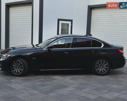 Чорний БМВ 3 Серія, об'ємом двигуна 2 л та пробігом 34 тис. км за 39500 $, фото 11 на Automoto.ua