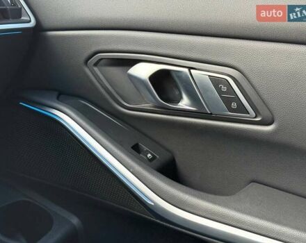Чорний БМВ 3 Серія, об'ємом двигуна 2 л та пробігом 40 тис. км за 41500 $, фото 26 на Automoto.ua