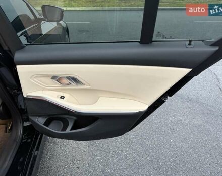 Чорний БМВ 3 Серія, об'ємом двигуна 2 л та пробігом 27 тис. км за 38999 $, фото 25 на Automoto.ua