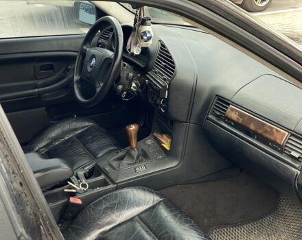 Чорний БМВ 3 Серія, об'ємом двигуна 2 л та пробігом 370 тис. км за 2500 $, фото 10 на Automoto.ua
