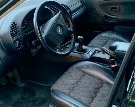 Чорний БМВ 3 Серія, об'ємом двигуна 1.8 л та пробігом 306 тис. км за 3450 $, фото 11 на Automoto.ua