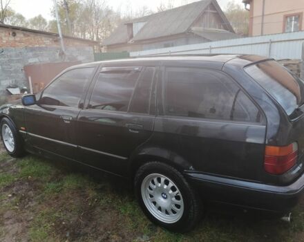 Чорний БМВ 3 Серія, об'ємом двигуна 1.6 л та пробігом 344 тис. км за 1900 $, фото 8 на Automoto.ua