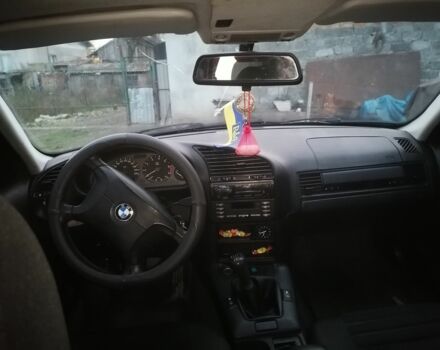 Чорний БМВ 3 Серія, об'ємом двигуна 1.6 л та пробігом 344 тис. км за 1900 $, фото 4 на Automoto.ua