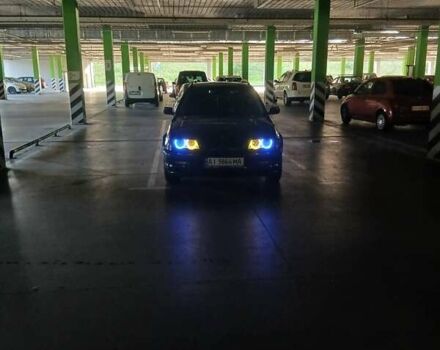 Черный БМВ 3 Серия, объемом двигателя 1.8 л и пробегом 310 тыс. км за 5200 $, фото 1 на Automoto.ua
