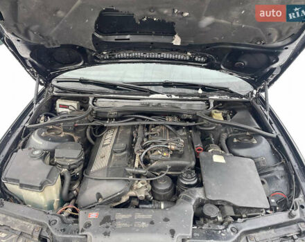 Черный БМВ 3 Серия, объемом двигателя 2.2 л и пробегом 320 тыс. км за 5200 $, фото 13 на Automoto.ua