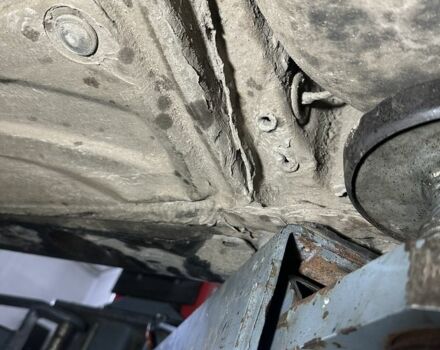 Чорний БМВ 3 Серія, об'ємом двигуна 2 л та пробігом 350 тис. км за 2800 $, фото 9 на Automoto.ua