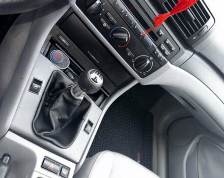 Черный БМВ 3 Серия, объемом двигателя 2 л и пробегом 229 тыс. км за 4600 $, фото 6 на Automoto.ua