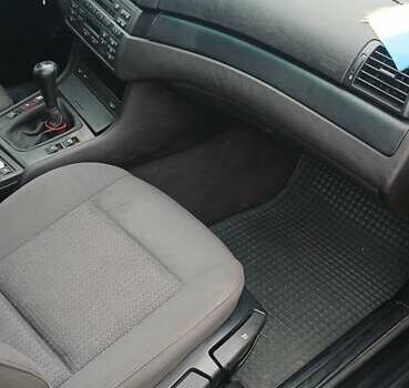 Чорний БМВ 3 Серія, об'ємом двигуна 1.8 л та пробігом 211 тис. км за 5500 $, фото 10 на Automoto.ua