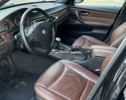 Черный БМВ 3 Серия, объемом двигателя 2 л и пробегом 238 тыс. км за 6700 $, фото 9 на Automoto.ua