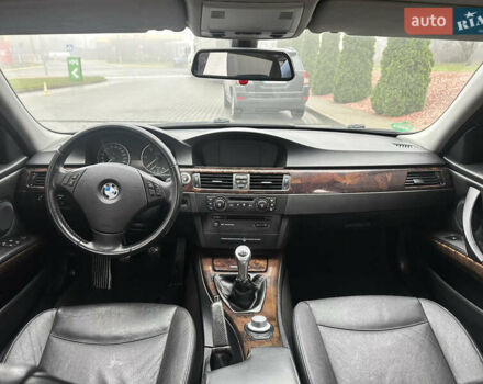 Чорний БМВ 3 Серія, об'ємом двигуна 3 л та пробігом 300 тис. км за 7500 $, фото 18 на Automoto.ua
