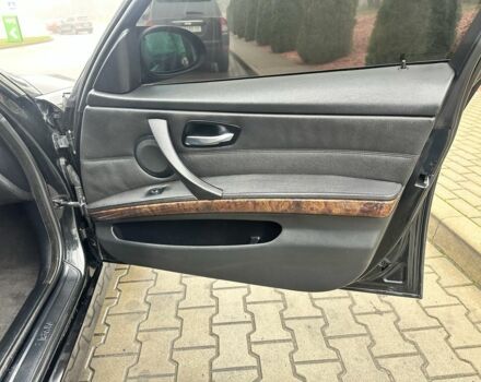 Черный БМВ 3 Серия, объемом двигателя 3 л и пробегом 300 тыс. км за 7500 $, фото 17 на Automoto.ua