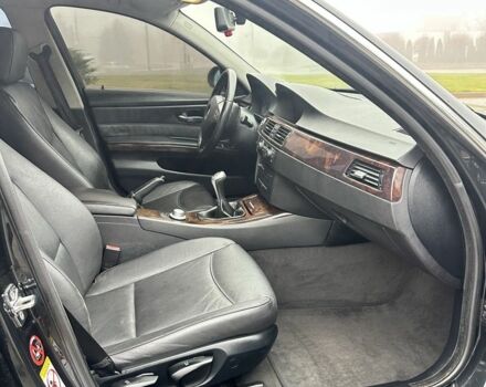 Черный БМВ 3 Серия, объемом двигателя 3 л и пробегом 300 тыс. км за 7500 $, фото 16 на Automoto.ua