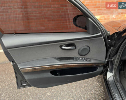 Чорний БМВ 3 Серія, об'ємом двигуна 3 л та пробігом 267 тис. км за 8500 $, фото 7 на Automoto.ua