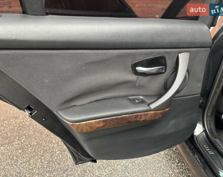 Чорний БМВ 3 Серія, об'ємом двигуна 3 л та пробігом 267 тис. км за 8500 $, фото 18 на Automoto.ua