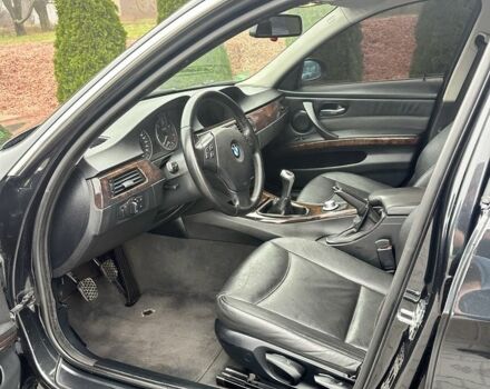 Черный БМВ 3 Серия, объемом двигателя 3 л и пробегом 300 тыс. км за 7500 $, фото 14 на Automoto.ua