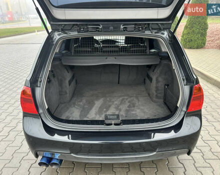 Чорний БМВ 3 Серія, об'ємом двигуна 3 л та пробігом 300 тис. км за 7500 $, фото 25 на Automoto.ua