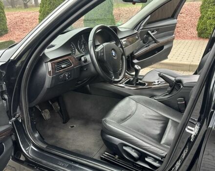 Черный БМВ 3 Серия, объемом двигателя 3 л и пробегом 300 тыс. км за 7500 $, фото 18 на Automoto.ua