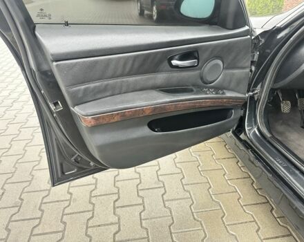 Черный БМВ 3 Серия, объемом двигателя 3 л и пробегом 300 тыс. км за 7500 $, фото 15 на Automoto.ua