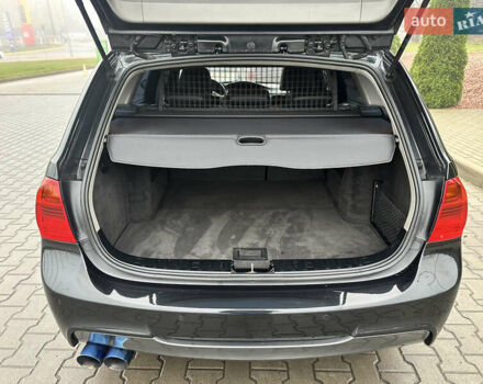 Чорний БМВ 3 Серія, об'ємом двигуна 3 л та пробігом 300 тис. км за 7500 $, фото 24 на Automoto.ua