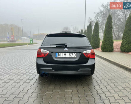 Чорний БМВ 3 Серія, об'ємом двигуна 3 л та пробігом 300 тис. км за 7500 $, фото 4 на Automoto.ua