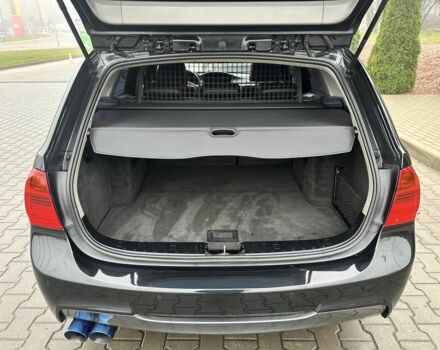 Черный БМВ 3 Серия, объемом двигателя 3 л и пробегом 300 тыс. км за 7500 $, фото 22 на Automoto.ua