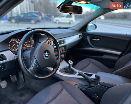Черный БМВ 3 Серия, объемом двигателя 2 л и пробегом 329 тыс. км за 7200 $, фото 28 на Automoto.ua