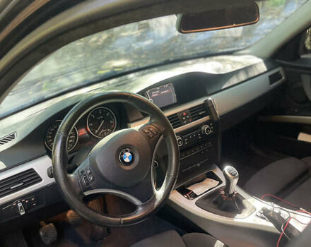 Черный БМВ 3 Серия, объемом двигателя 2.99 л и пробегом 215 тыс. км за 10500 $, фото 7 на Automoto.ua