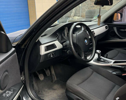 Черный БМВ 3 Серия, объемом двигателя 2 л и пробегом 298 тыс. км за 9450 $, фото 18 на Automoto.ua