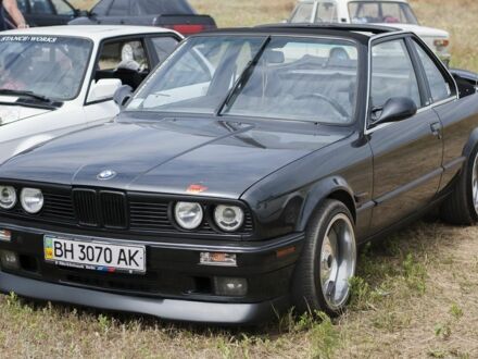 Черный БМВ 3 Серия, объемом двигателя 1.6 л и пробегом 217 тыс. км за 9000 $, фото 1 на Automoto.ua