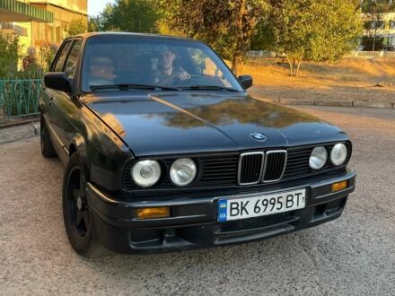 Черный БМВ 3 Серия, объемом двигателя 2.4 л и пробегом 400 тыс. км за 1750 $, фото 1 на Automoto.ua