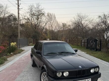 Черный БМВ 3 Серия, объемом двигателя 1.6 л и пробегом 300 тыс. км за 1300 $, фото 1 на Automoto.ua