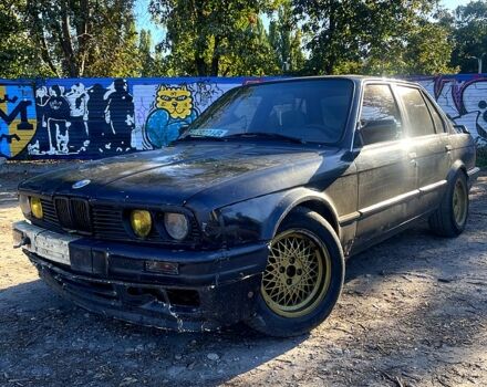 Черный БМВ 3 Серия, объемом двигателя 1.8 л и пробегом 350 тыс. км за 2200 $, фото 1 на Automoto.ua