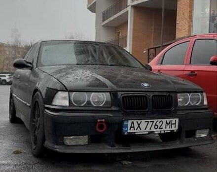 Черный БМВ 3 Серия, объемом двигателя 1.8 л и пробегом 300 тыс. км за 4000 $, фото 1 на Automoto.ua