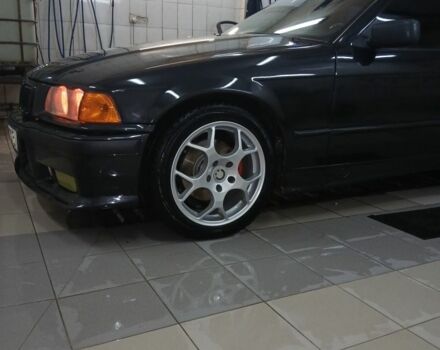 Черный БМВ 3 Серия, объемом двигателя 0 л и пробегом 529 тыс. км за 3700 $, фото 1 на Automoto.ua